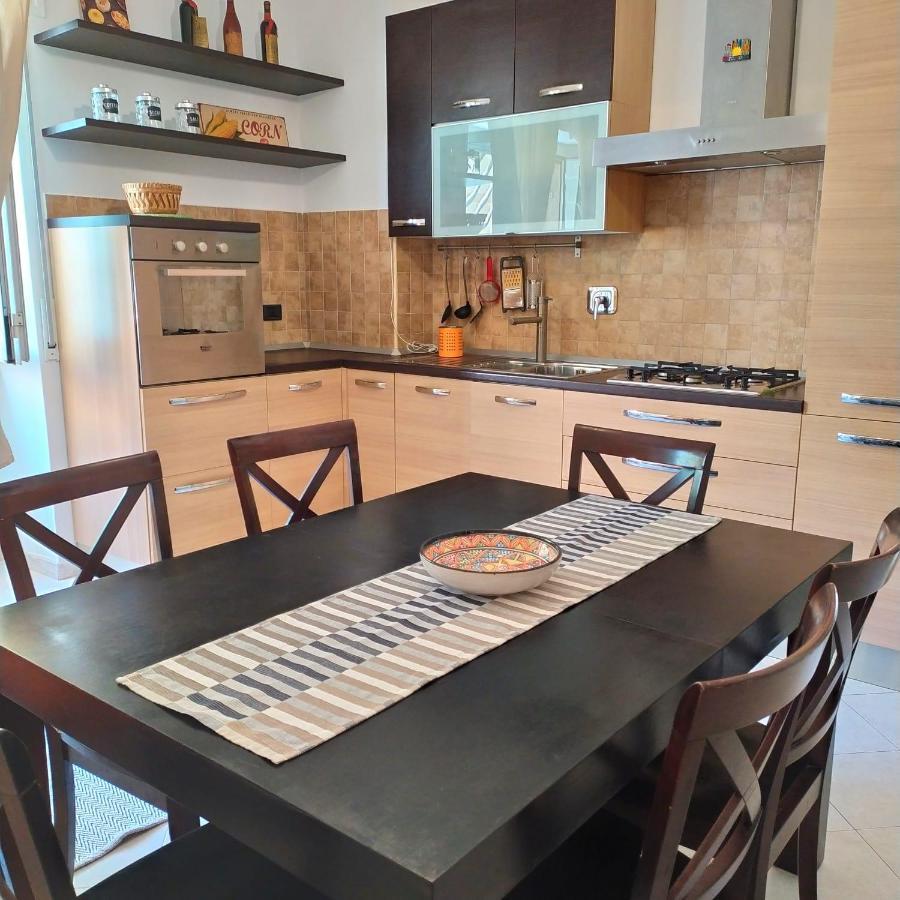 לידו די אוסטיה Casa Miamia Per Vacanza, Viaggi Di Lavoro E Smartworking מראה חיצוני תמונה